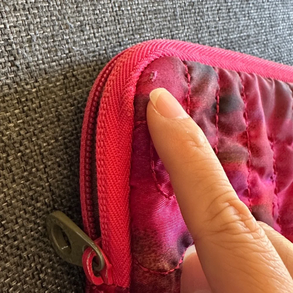 Marc By Marc Jacobs Fuchsia and Black Quilted Nylon Laptop Case - Picture 8 of 11